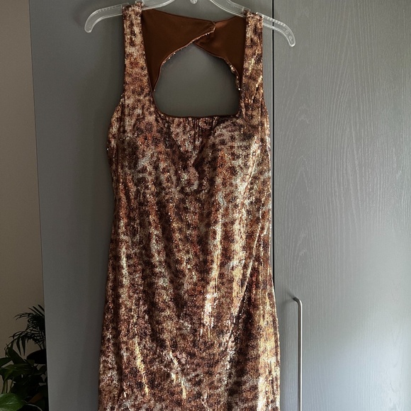 Cache open back sequin cheetah short dress - Picture 1 of 5